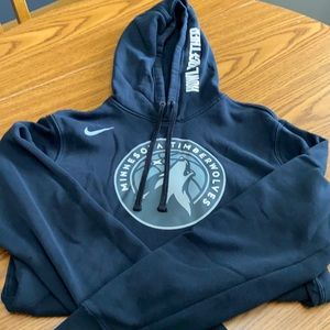 Men’s Small MN Timber Wolfs black sweatshirt